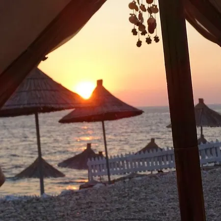 Glamour Camping Paradise * 사밀