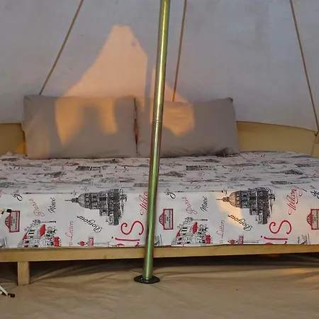 Glamour Camping Paradise * 사밀
